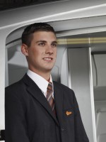 Tripulação de cabine da easyjet com novas fardas