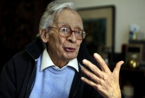 Um longo aplauso na despedida ao escritor Urbano Tavares Rodrigues