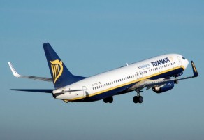 Ryanair está a trabalhar para resolver questões sobre plano de expansão para Faro