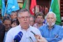 “Não se pode premiar quem põe uma máscara”