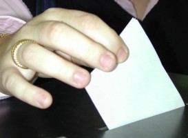 Boletins de votos com mancha no quadrado do PSD retirados em Santana