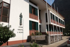 Unidos por São Vicente denunciam motorista de Jorge Romeira por estar a levar eleitores até às mesas de voto