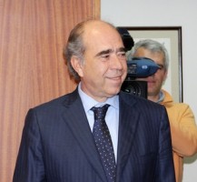 Miguel de Sousa estranha que um dos responsáveis pela derrota eleitoral do PSD-M esteja a preparar-se para liderar o partido