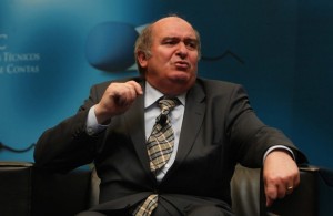 Portugueses têm sido demasiado cordatos
