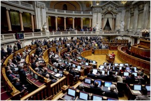 Corte entre 2,5% e 12% nos salários dos funcionários públicos é transitório