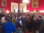 Enchente de pessoas à espera da tomada de posse de Paulo Cafôfo no Funchal