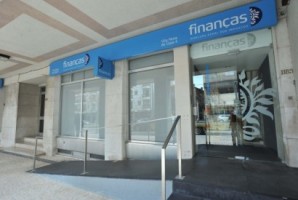 Ministra das Finanças espera baixar impostos em 2015