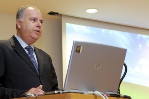 Os membros do Governo Regional apenas participam nos eventos para os quais são convidados