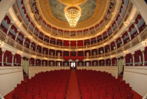 Câmara reduz taxas para dinamizar Teatro Baltazar Dias