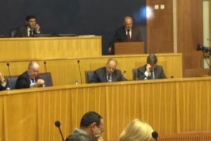 A economia começa a dar sinais positivos e o desemprego começa a cair