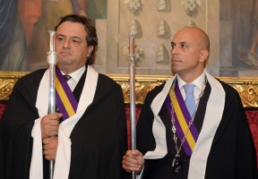 Nem se vai deitar connosco nem vai dormir descansado