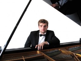 Recital de Rafael Kyrychenko no Teatro Municipal