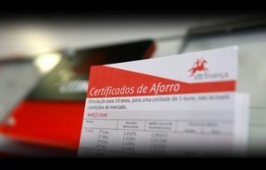Estado captou mais de mil milhões de euros das poupanças das famílias em 2013