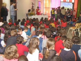 Isabel Alçada ‘inaugurou a Feira do Livro na EB1/PE da Ribeira Brava