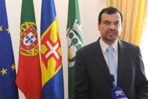 Menezes Oliveira afasta chefe de divisão por perda de confiança