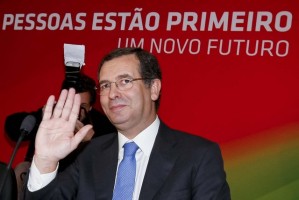 Seguro pede maior prudência nas palavras de atores políticos sobre saída da troika
