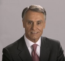 Açores condena Cavaco por não convidar região para cimeira do mar
