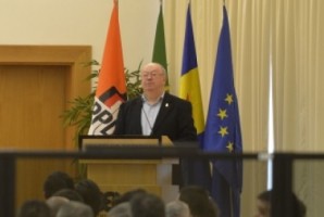 Jardim anuncia recandidatura se houver congresso antecipado