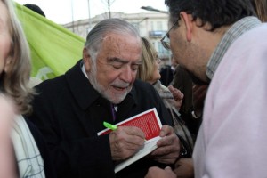 Antologia de Manuel Alegre reúne poemas de Abril escritos antes e depois de 1974