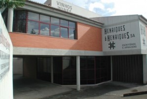 Dois vinhos da Henriques & Henriques premiados na China