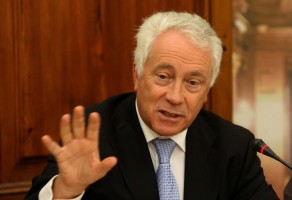 Portugal deve assumir problema das finanças públicas