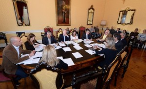 Crise na Câmara do Funchal: Raimundo faz carta aberta, Escórcio deixa conselho