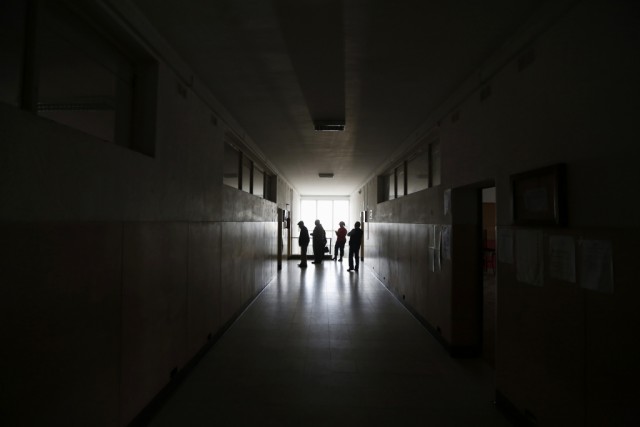 Pouco mais de 26 por cento de eleitores votaram até às 16:00