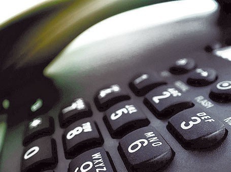 Serviço universal de telefone fixo passa da PT para a Nos