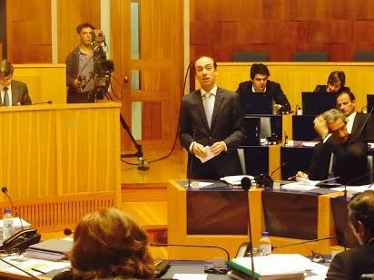 Deputados do PSD sugerem voto electrónico para combater abstenção