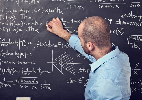Governo leva à Assembleia concurso externo extraordinário de professores
