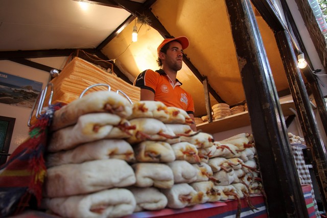 Pão com chouriço, com nozes, passas e torresmos com IVA mais baixo