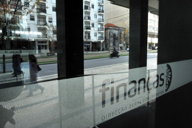 Deco diz que portugueses já financiaram o fisco em oito milhões de euros