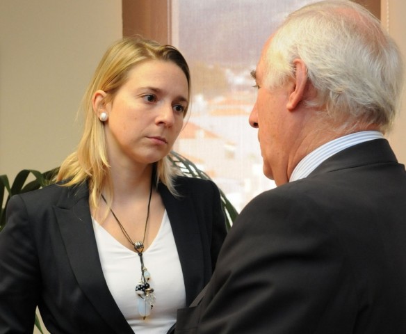 Cláudia Monteiro a mostrar trabalho