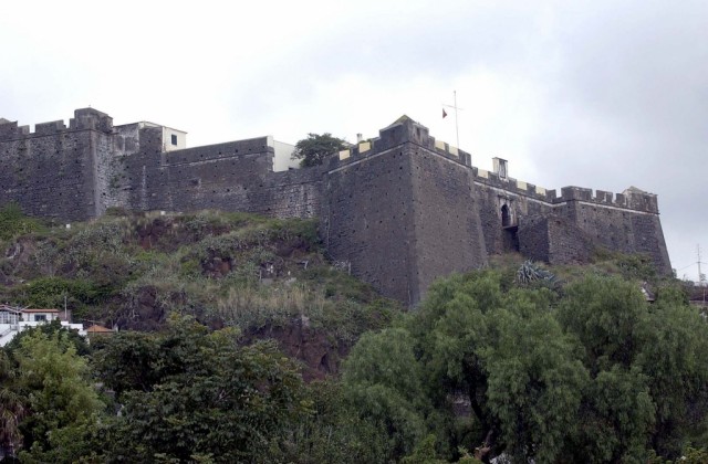 Fortaleza do Pico a concurso público