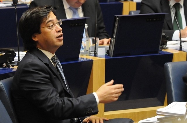 Governo Regional voltou as costas ao Porto da Cruz, assolado por temporal