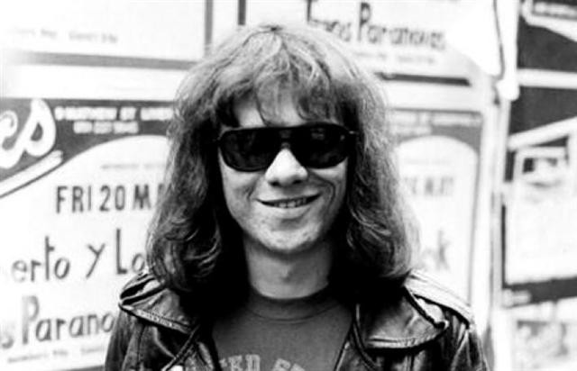 Mundo rock chora morte de Tommy Ramone