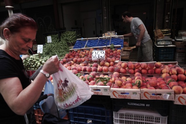Bruxelas dá 125 milhões aos agricultores para compensar embargo russo