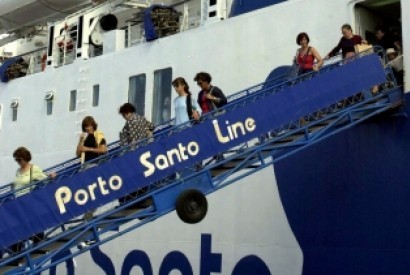 Câmara do Porto Santo lança petição contra Cartão Residente da Porto Santo Line