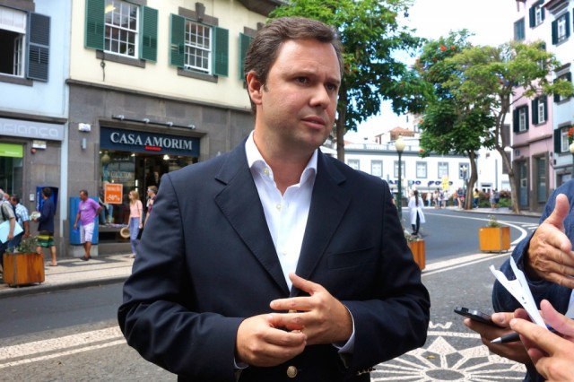 Rui Barreto desafia Garcês a “dizer a verdade” sobre a dívida da Região