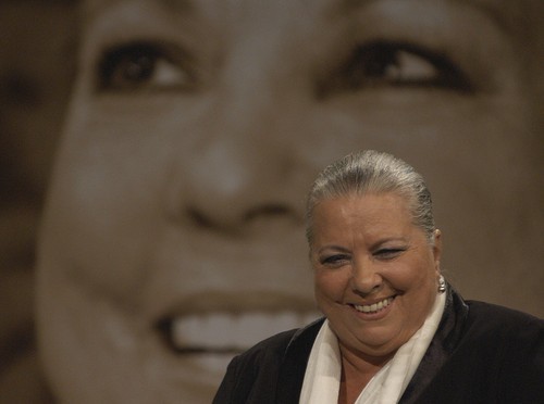 Maria Aurora homenageada hoje na Feira do Livro