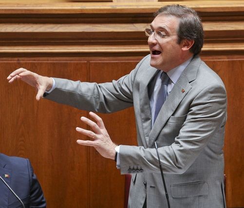 Passos pede à Procuradoria que esclareça se cometeu algum ilícito enquanto deputado