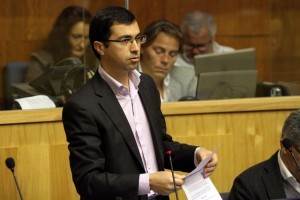 Cinco candidatos do PSD são “meretrizes” que se fazem passar por “singelas virgens”