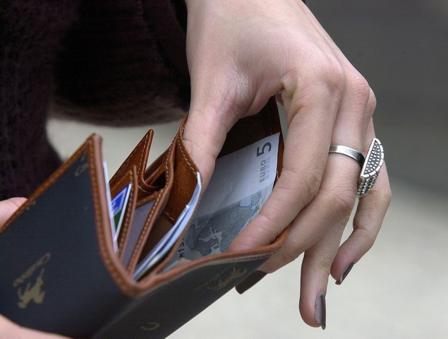 Governo entrega hoje proposta orçamental com défice de 2,7%