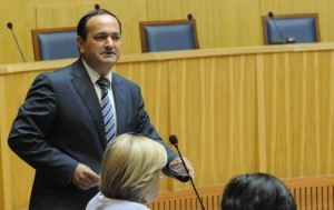 CDS convida PSD a congelar valor do ‘jackpot’ parlamentar