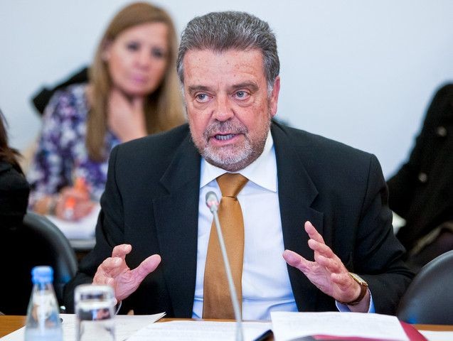 Velosa diz que já sabe o que vai sair no DIÁRIO amanhã