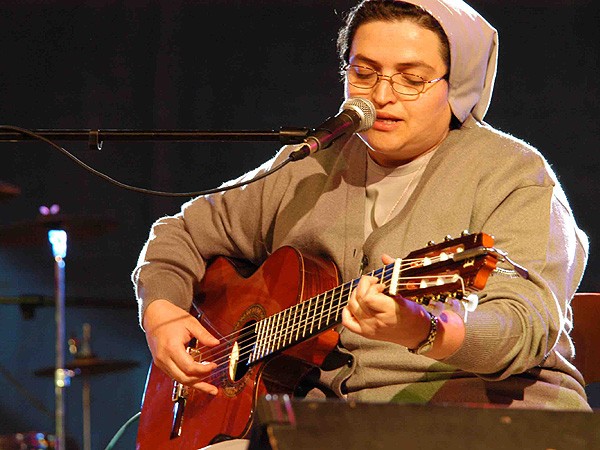 Irmã Glenda, a religiosa que cantou para papas, dá concerto no Funchal