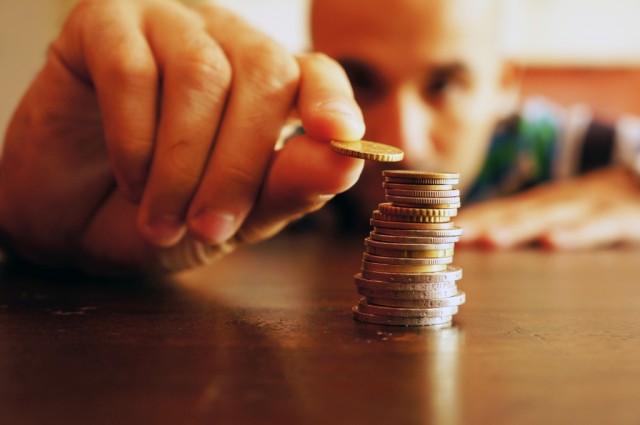 Taxa de poupança das famílias cai para 12,9% na zona euro no 2.º trimestre