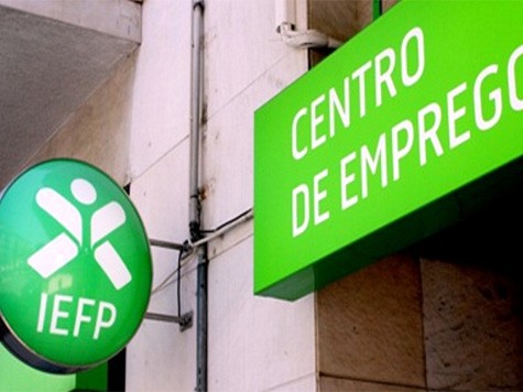 Bruxelas estima que desemprego baixe para 13,6% em 2015
