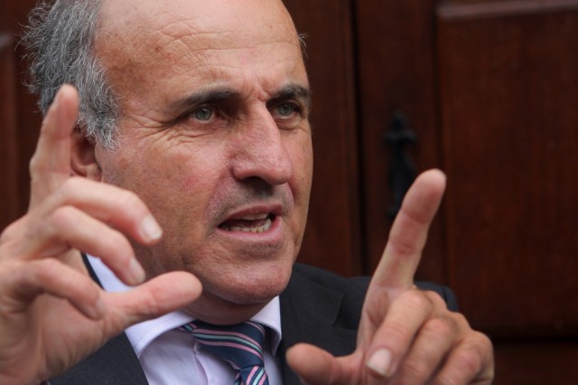 Coelho denuncia PDM à media do regime jardinista na Ribeira Brava