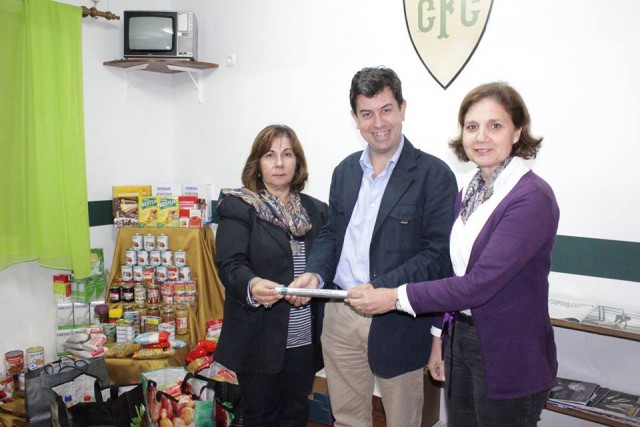 Carvalheiro entrega alimentos doados ao Patronato de S. Filipe